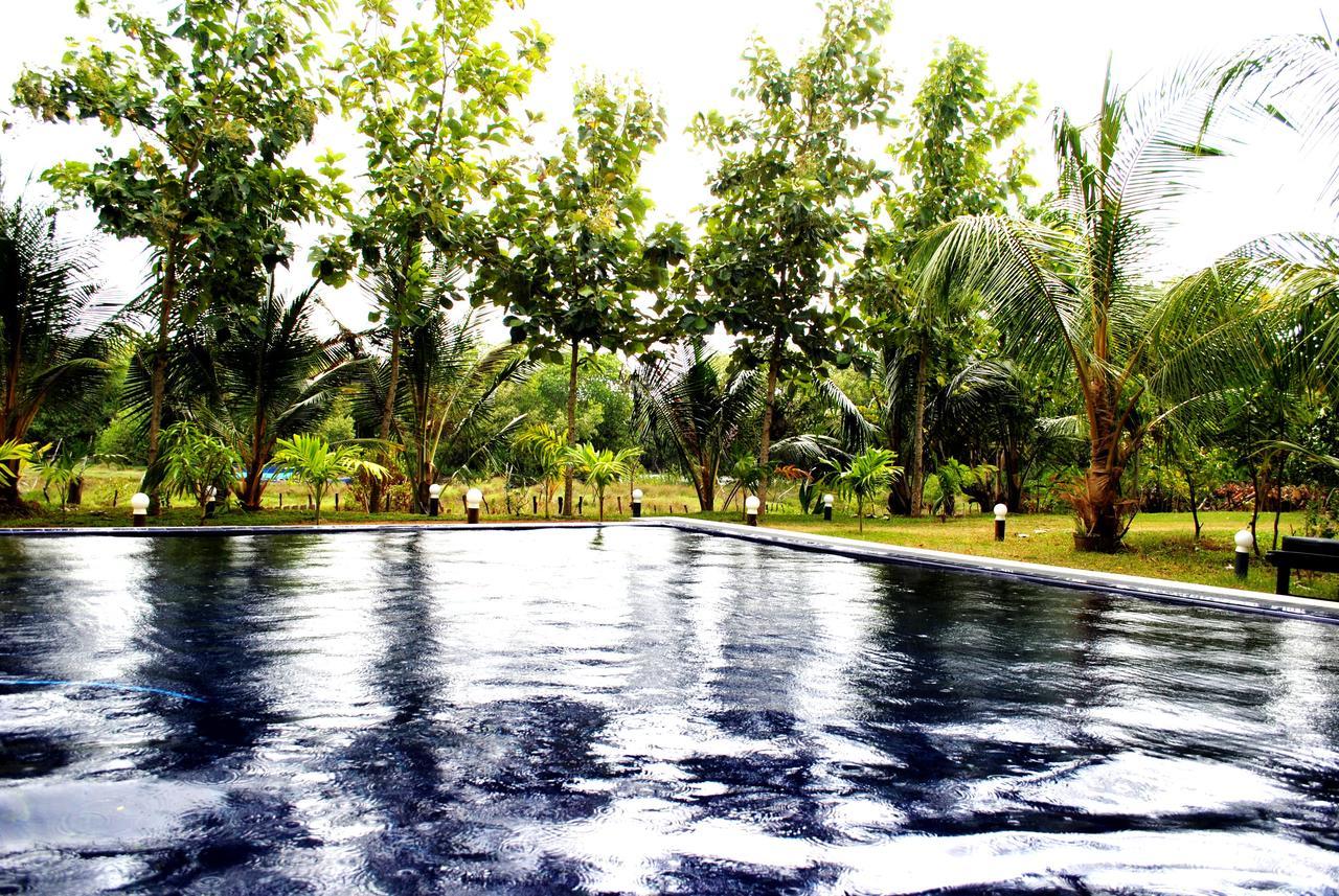 Peacock Land Hotell Tangalle Eksteriør bilde